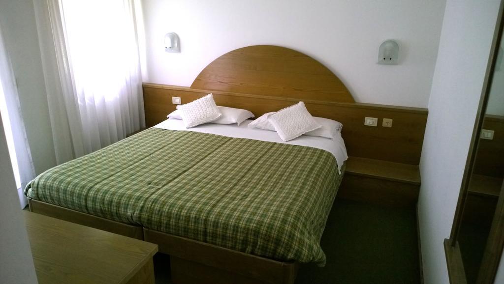 La Felce Bed & Breakfast Carisolo Room photo