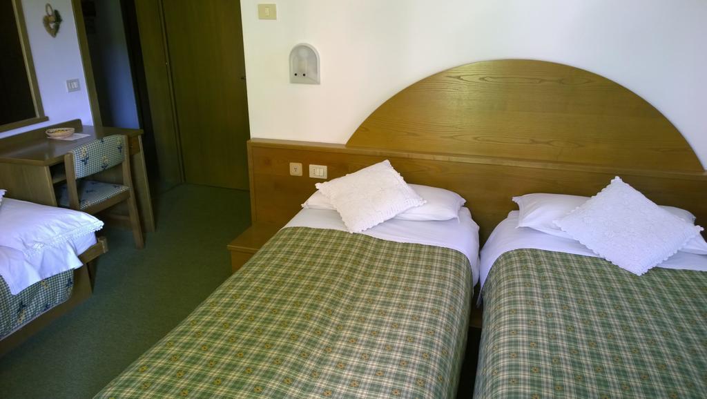 La Felce Bed & Breakfast Carisolo Room photo